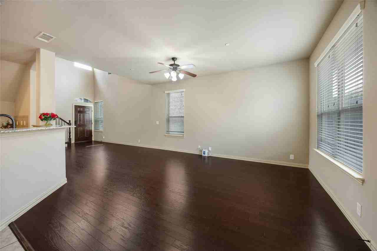 878 Caballero Dr - Photo 4 of 20