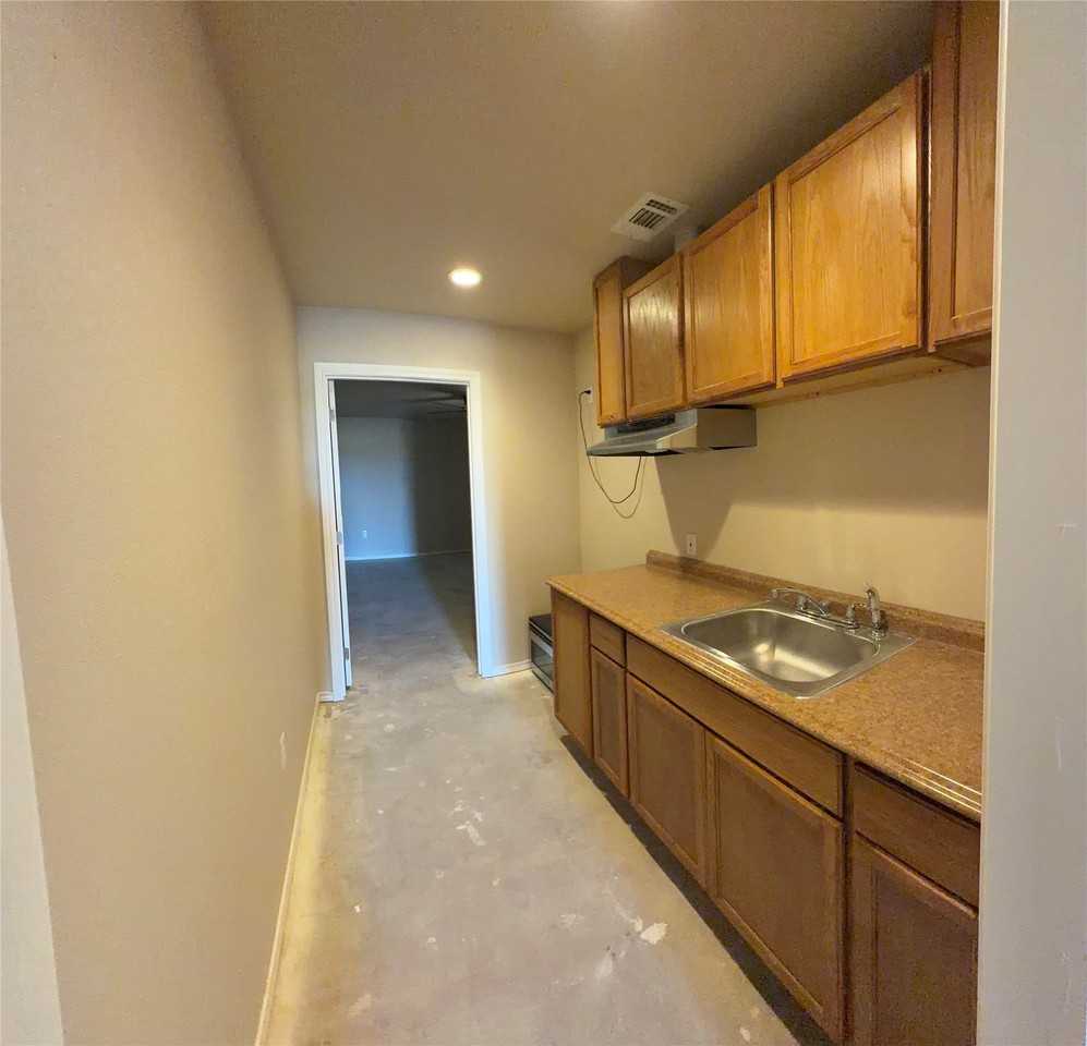 4210 Rhea Rd - Photo 5 of 11