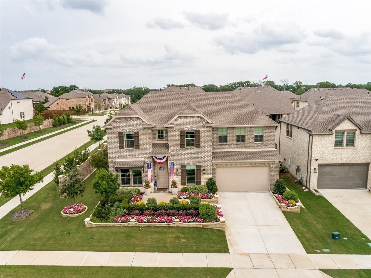 4212 Hollandwood Dr - Photo 4 of 31