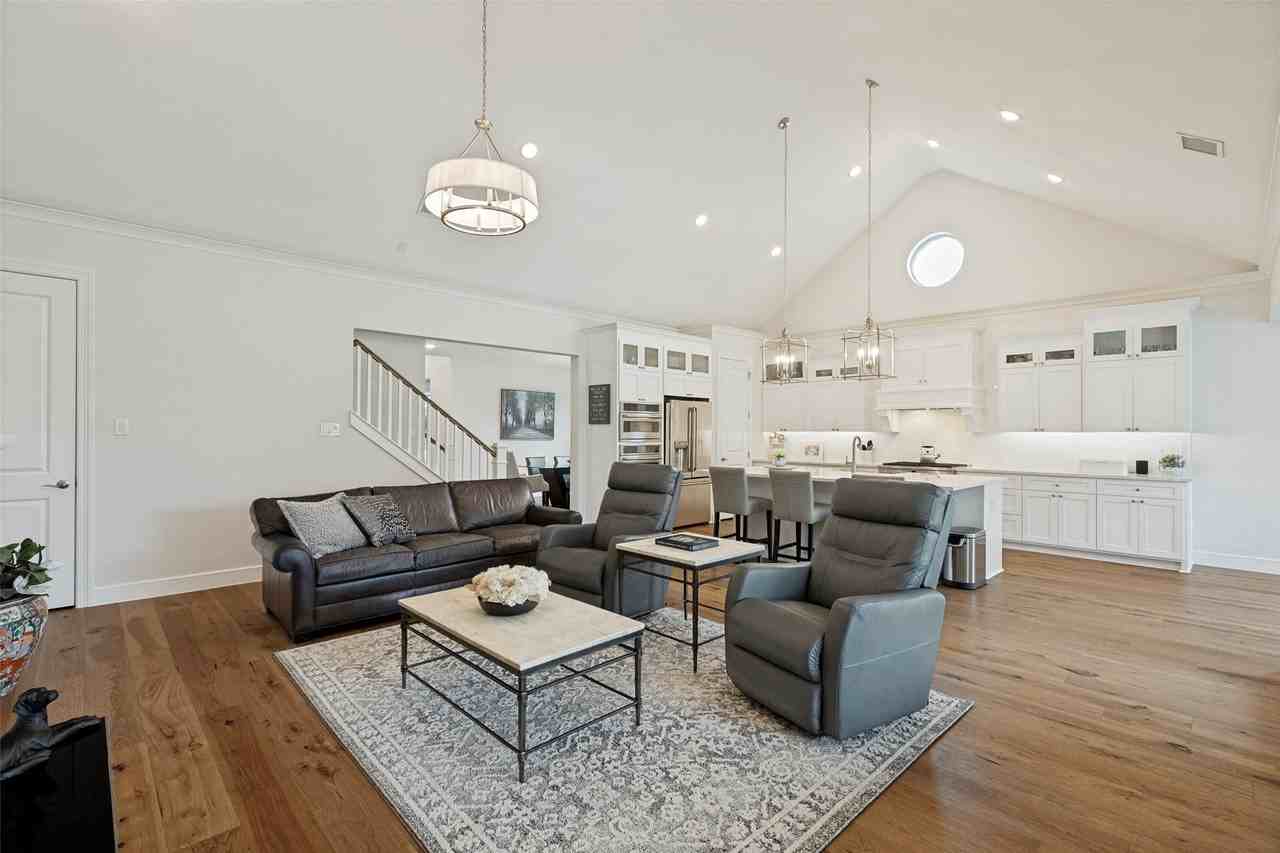 4212 Hollandwood Dr - Photo 7 of 31