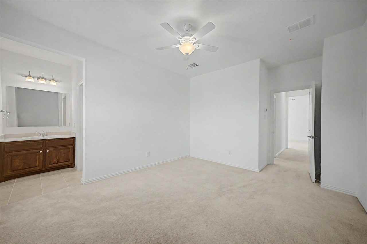 8301 Barnbougle Dunes Dr - Photo 3 of 39