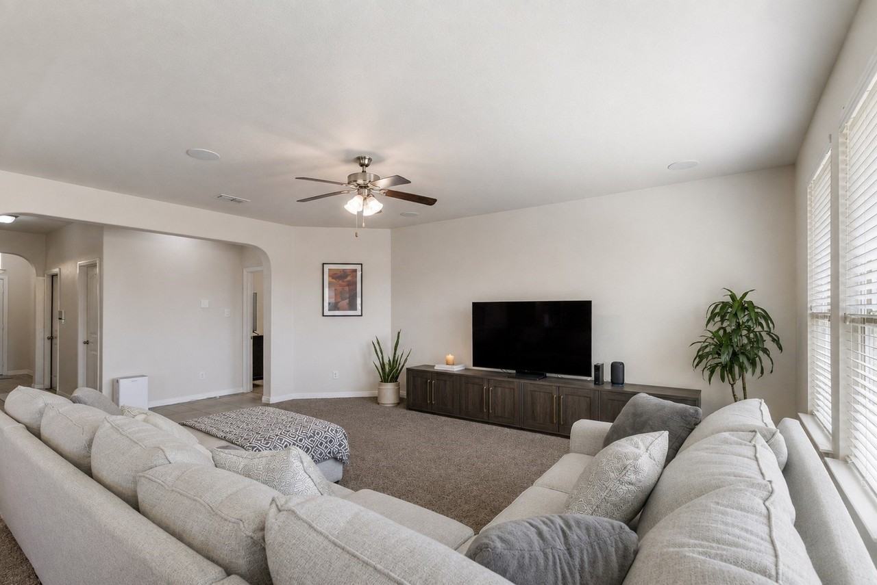 1108 Lakin Rd - Photo 4 of 24