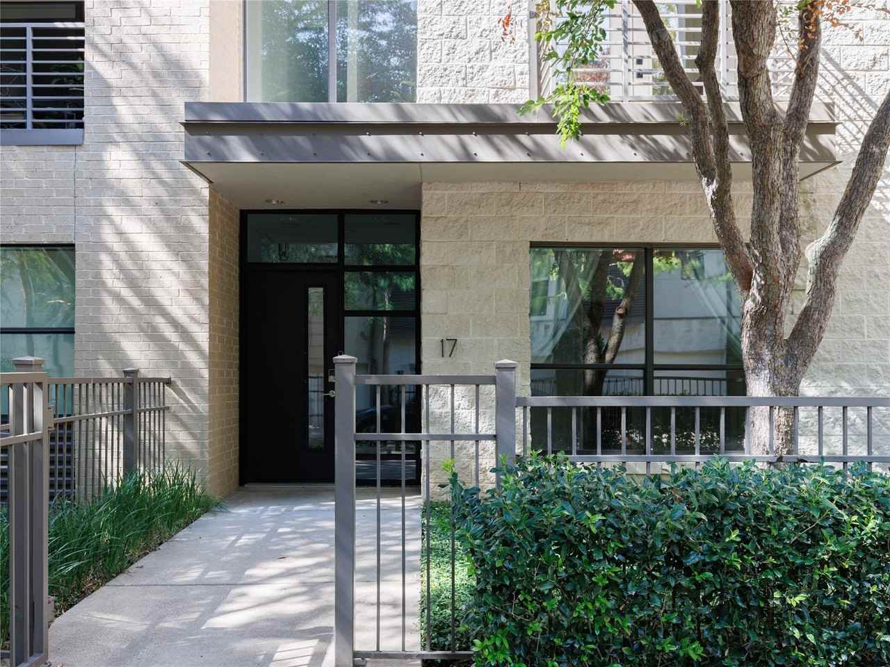 4111 Newton Ave #17