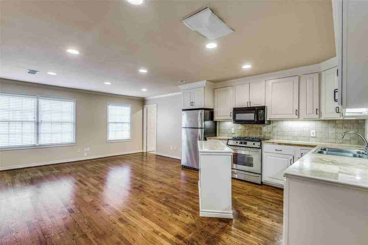 3445 Lovers Ln #B - Photo 4 of 11