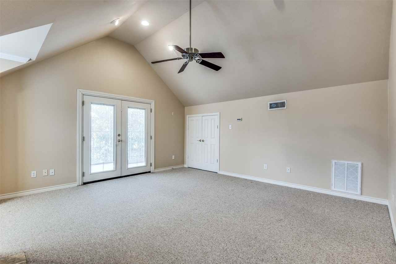3445 Lovers Ln #B - Photo 5 of 11