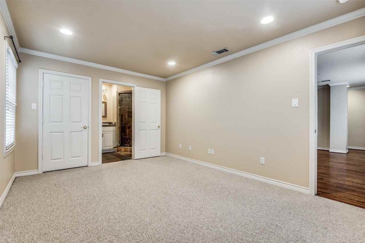 3445 Lovers Ln #B - Photo 6 of 11