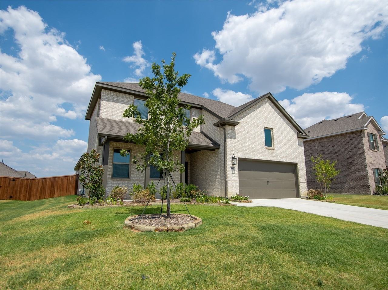 532 Brookside Dr - Photo 2 of 39