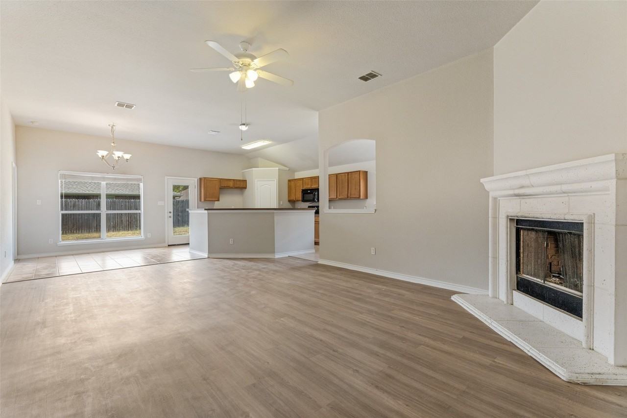 11617 Kenny Dr - Photo 2 of 12