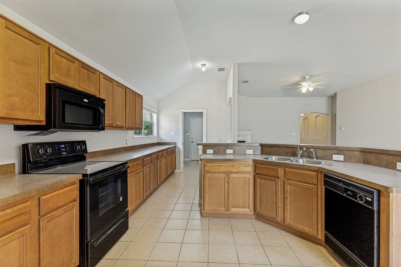 11617 Kenny Dr - Photo 4 of 12