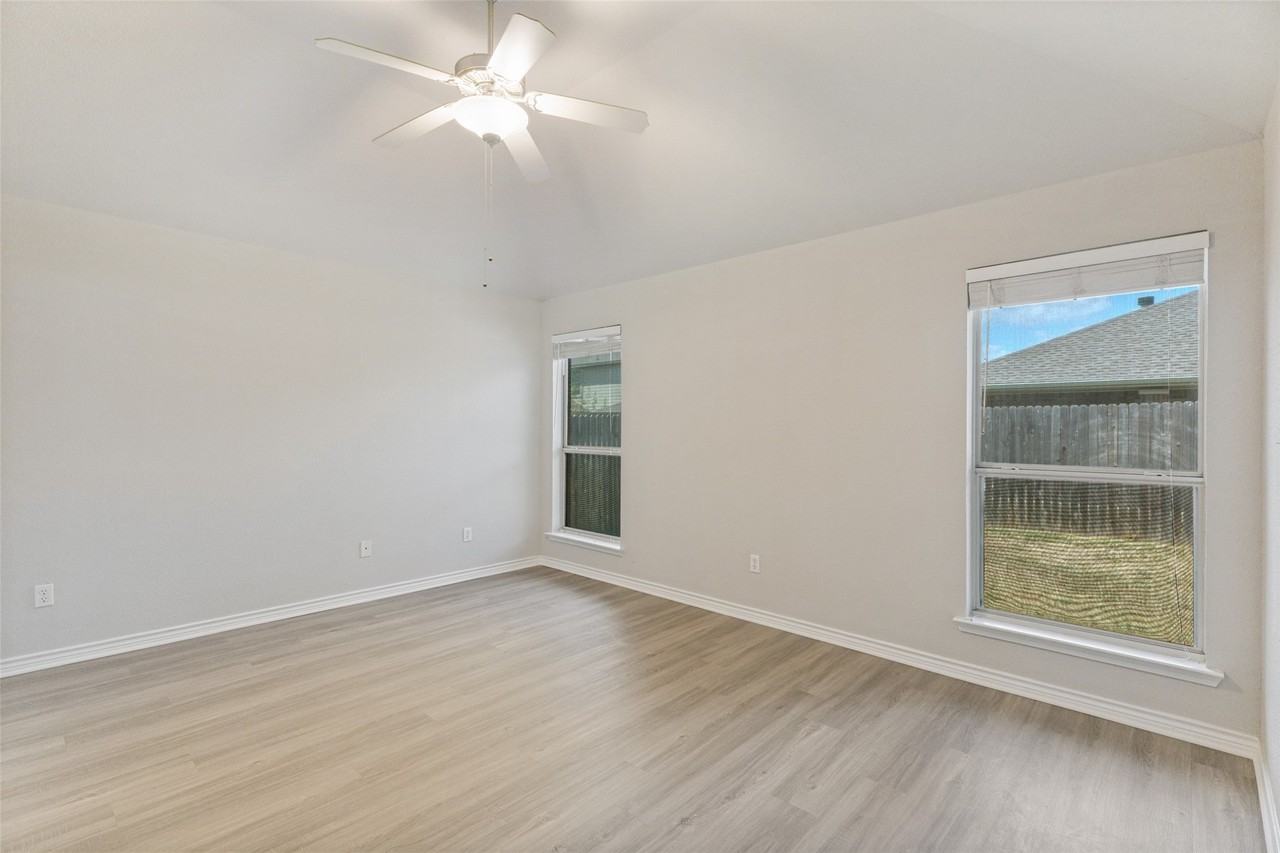 11617 Kenny Dr - Photo 5 of 12