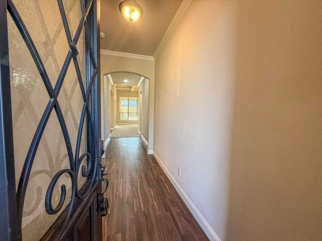 2100 Grant Park Way - Photo 2 of 38