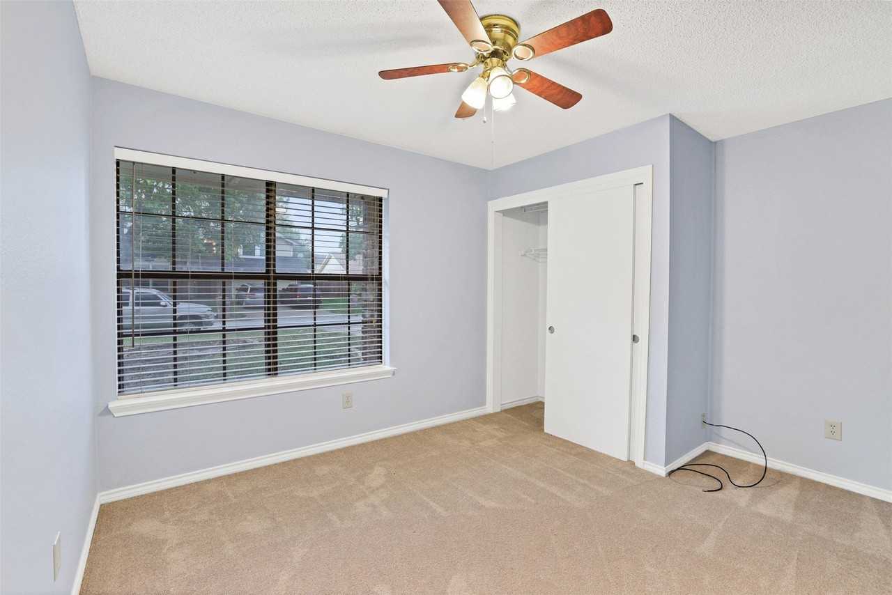 2118 Churchill Downs Dr - Photo 5 of 29