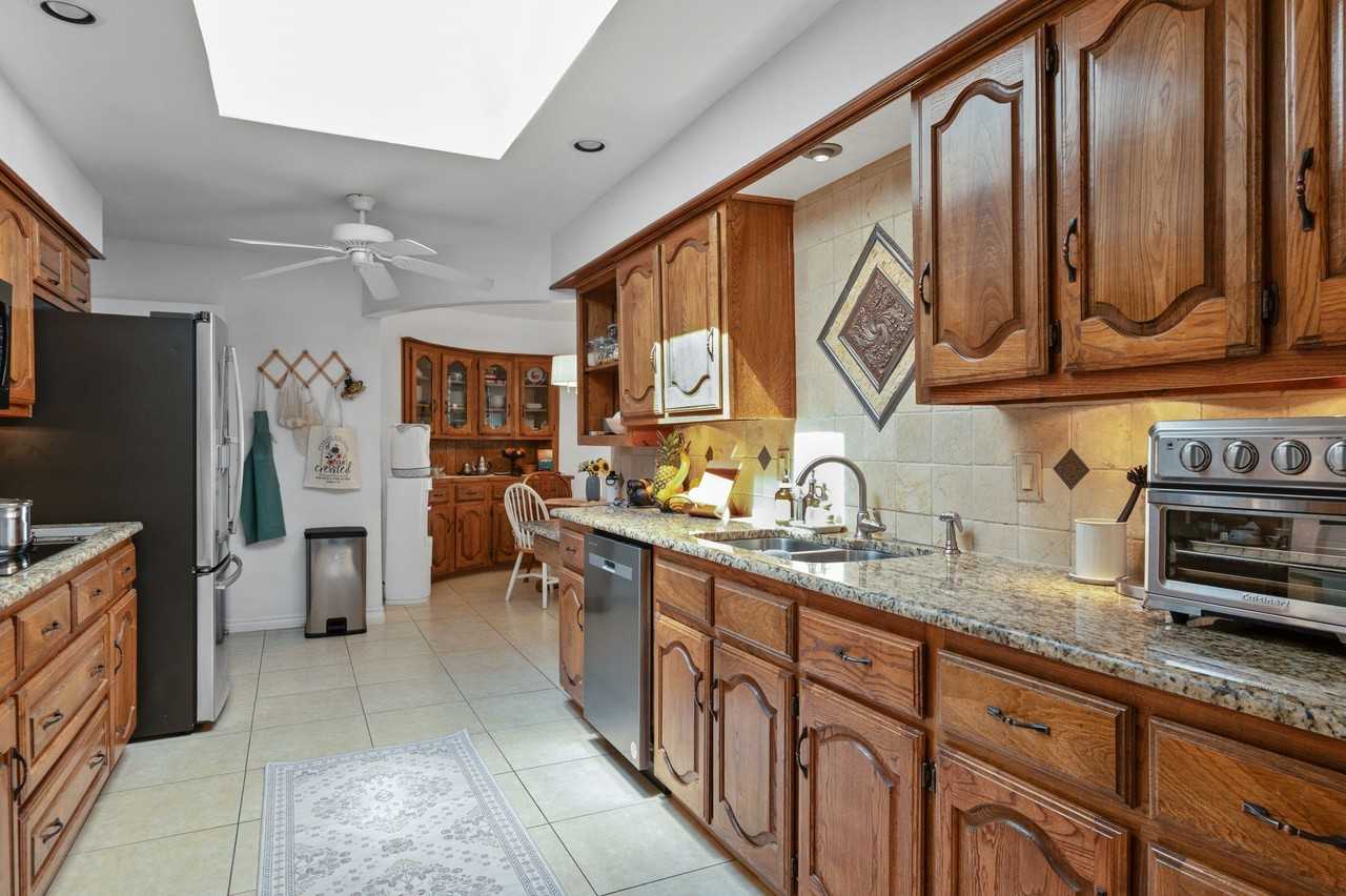 621 Harvest Glen Dr - Photo 6 of 23