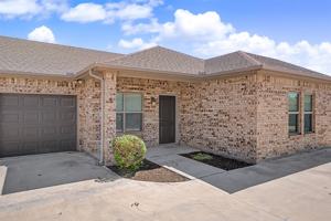 featured image of 213 Stewart Bend Ct #A