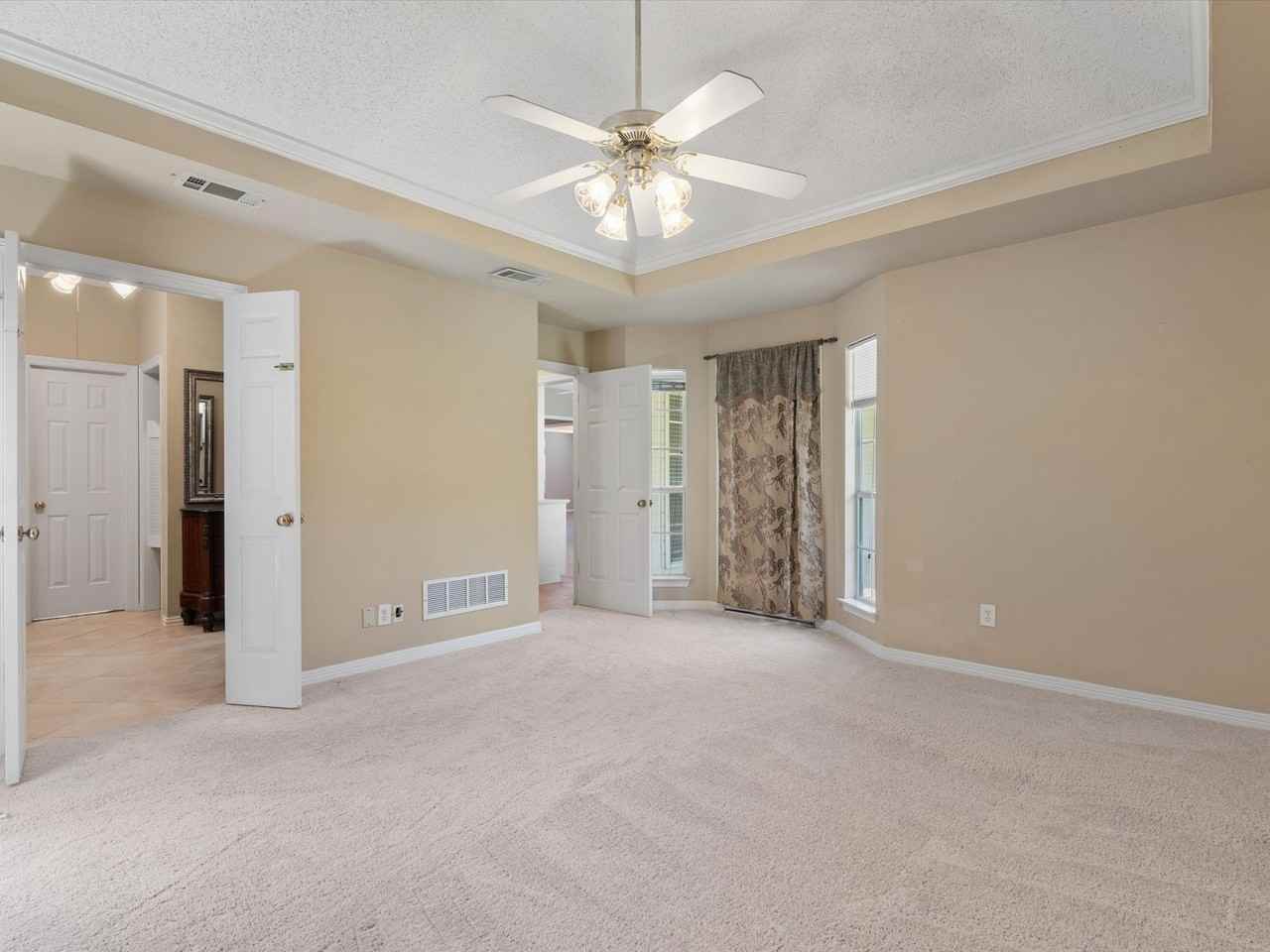 1404 Land Dr - Photo 4 of 25