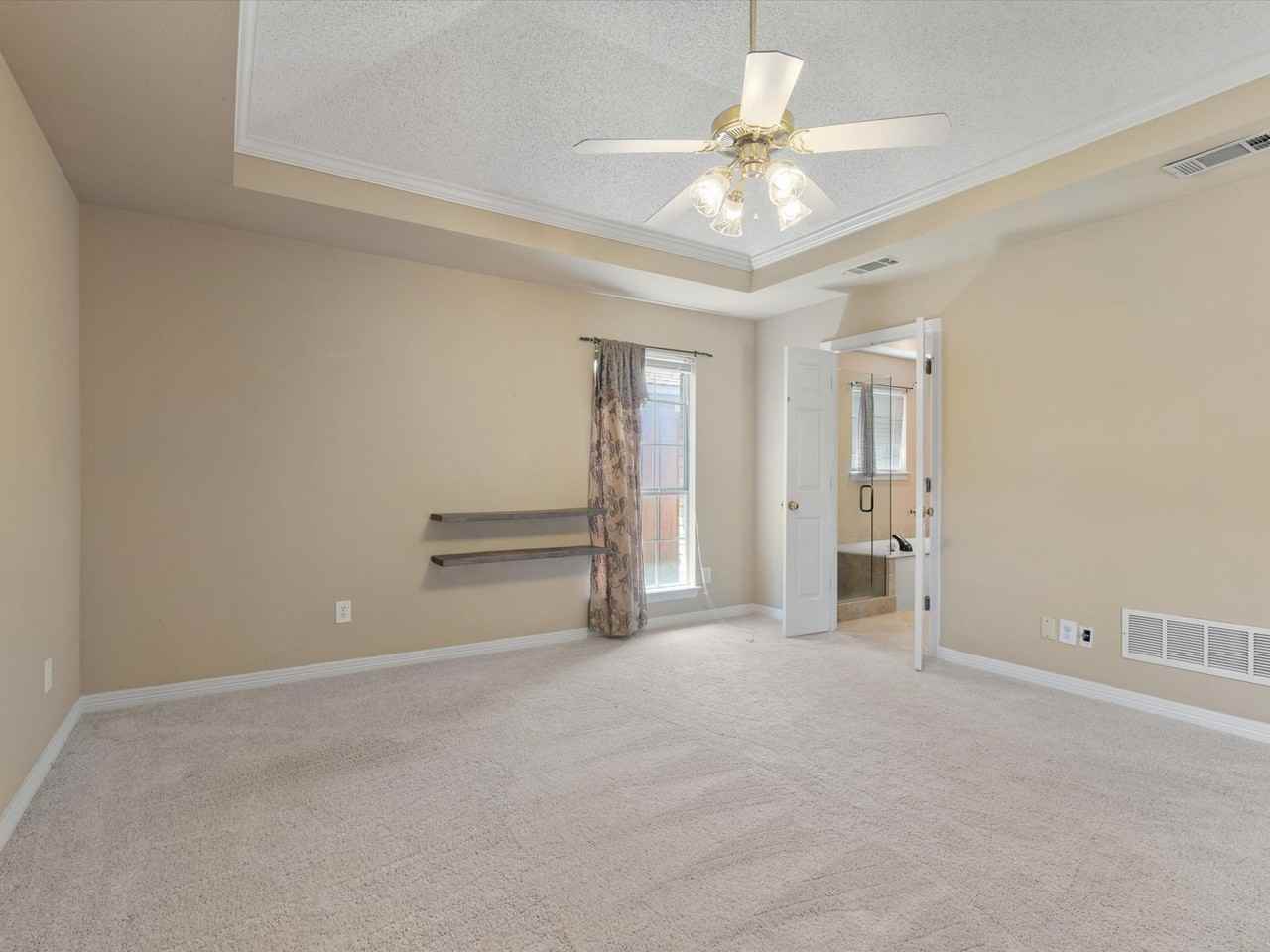 1404 Land Dr - Photo 5 of 25