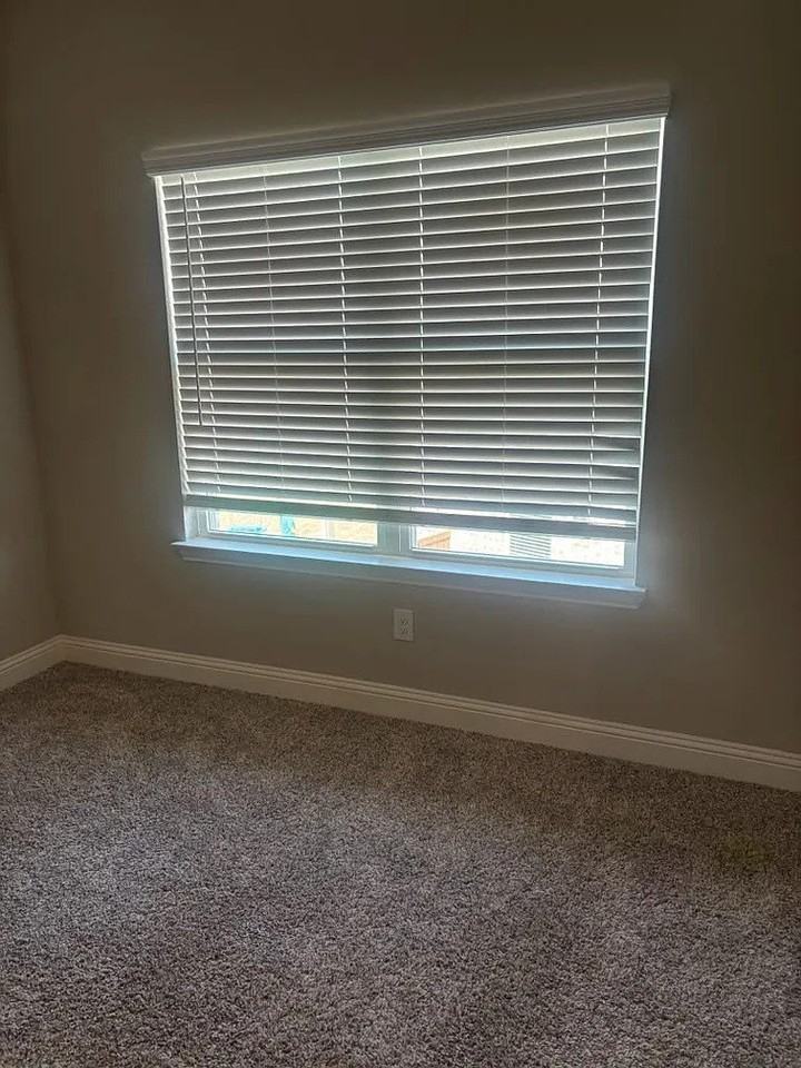 403 Parrino Pkwy - Photo 6 of 40