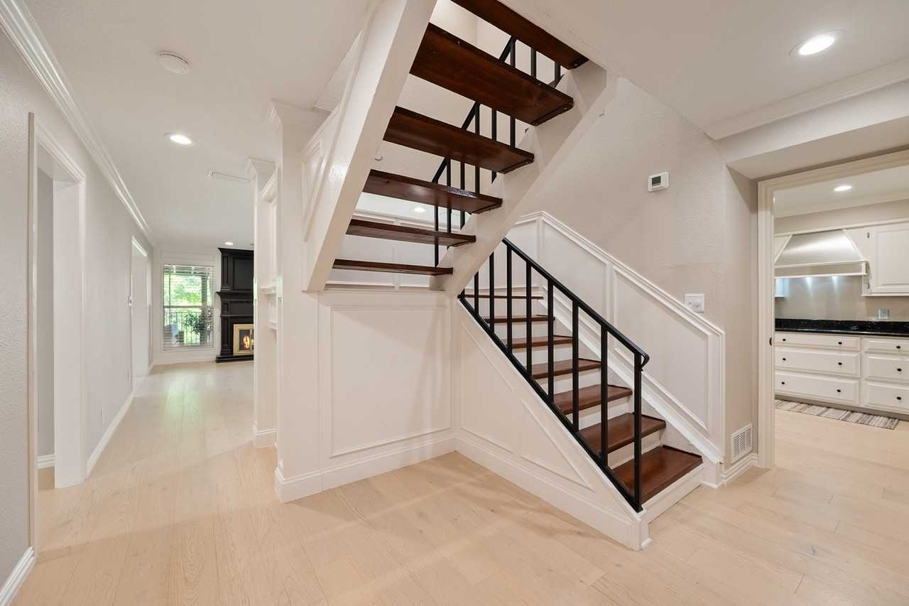 3326 Augusta Blvd - Photo 3 of 34