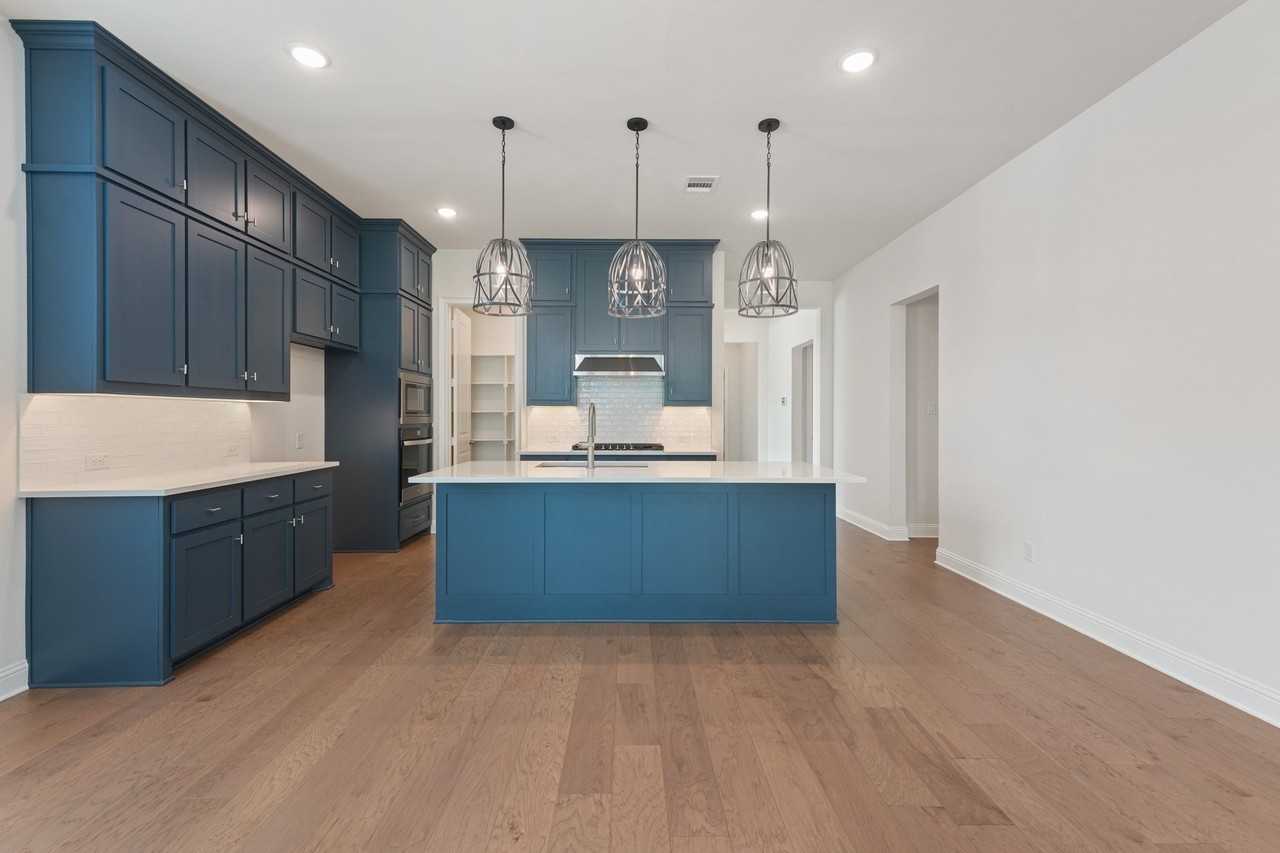 1302 19th St - Photo 4 of 33