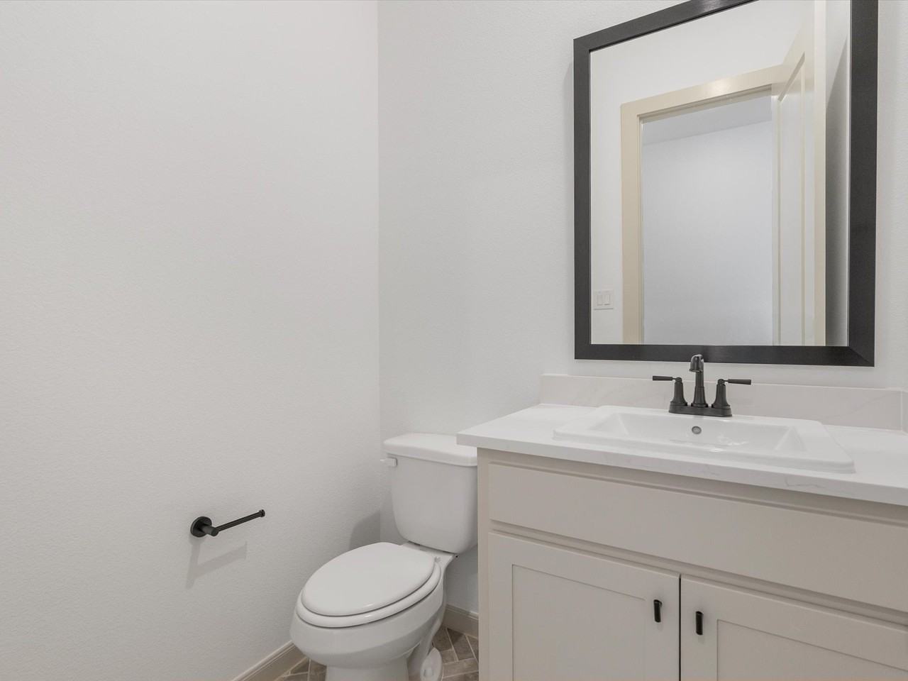9544 Keep St - Photo 6 of 40