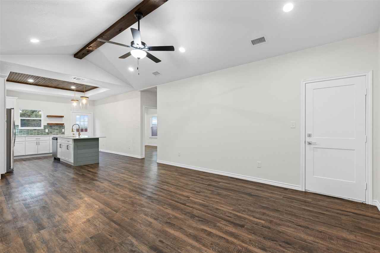 5623 Barkridge Dr - Photo 6 of 35