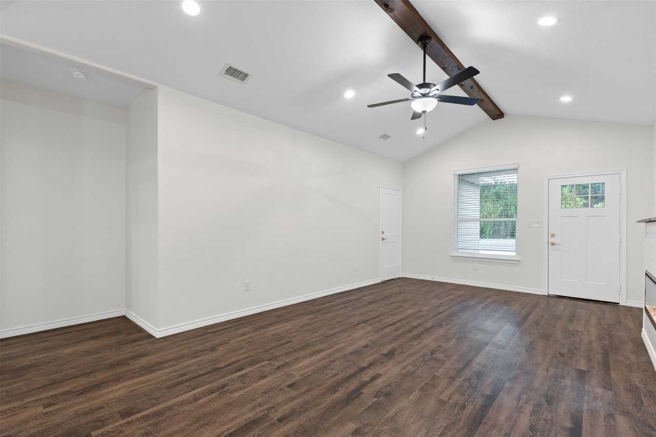 5623 Barkridge Dr - Photo 7 of 35