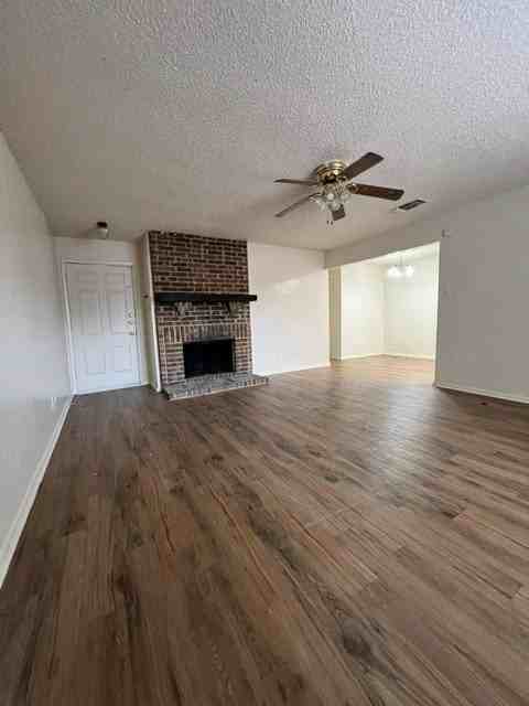 1049 Cottonwood Trl - Photo 2 of 9