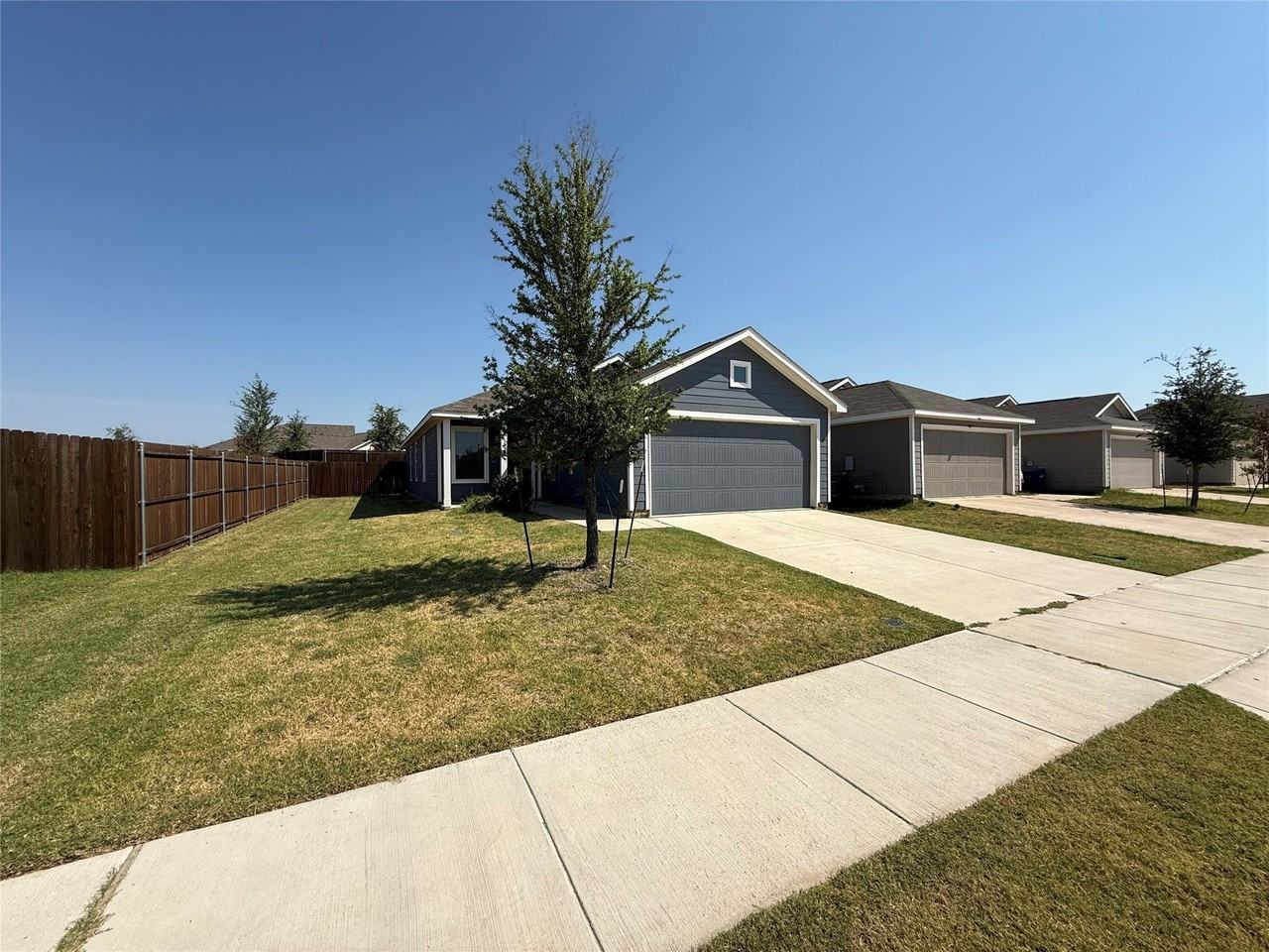 3328 Turkey Trot Ct - Photo 3 of 23