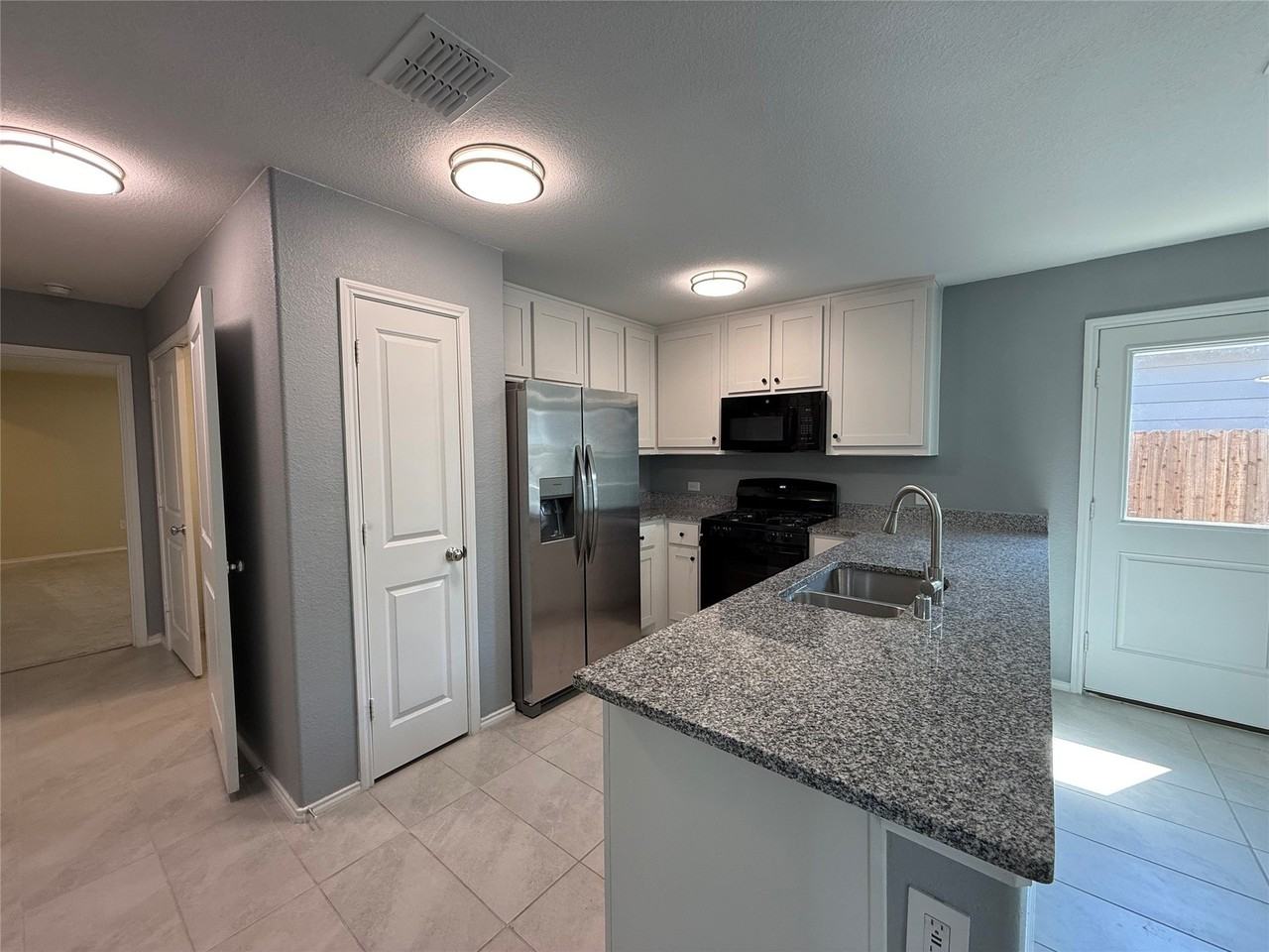 3328 Turkey Trot Ct - Photo 4 of 23