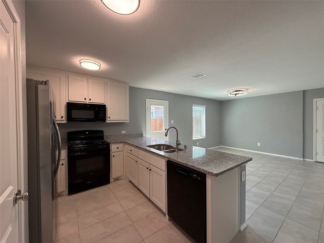 3328 Turkey Trot Ct - Photo 5 of 23