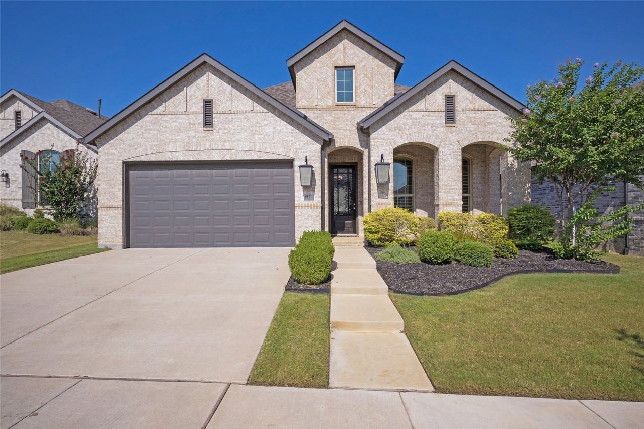817 Nuthatch Ct - Photo 2 of 29