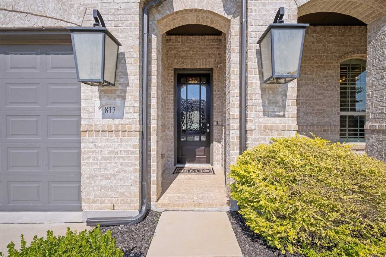 817 Nuthatch Ct - Photo 3 of 29