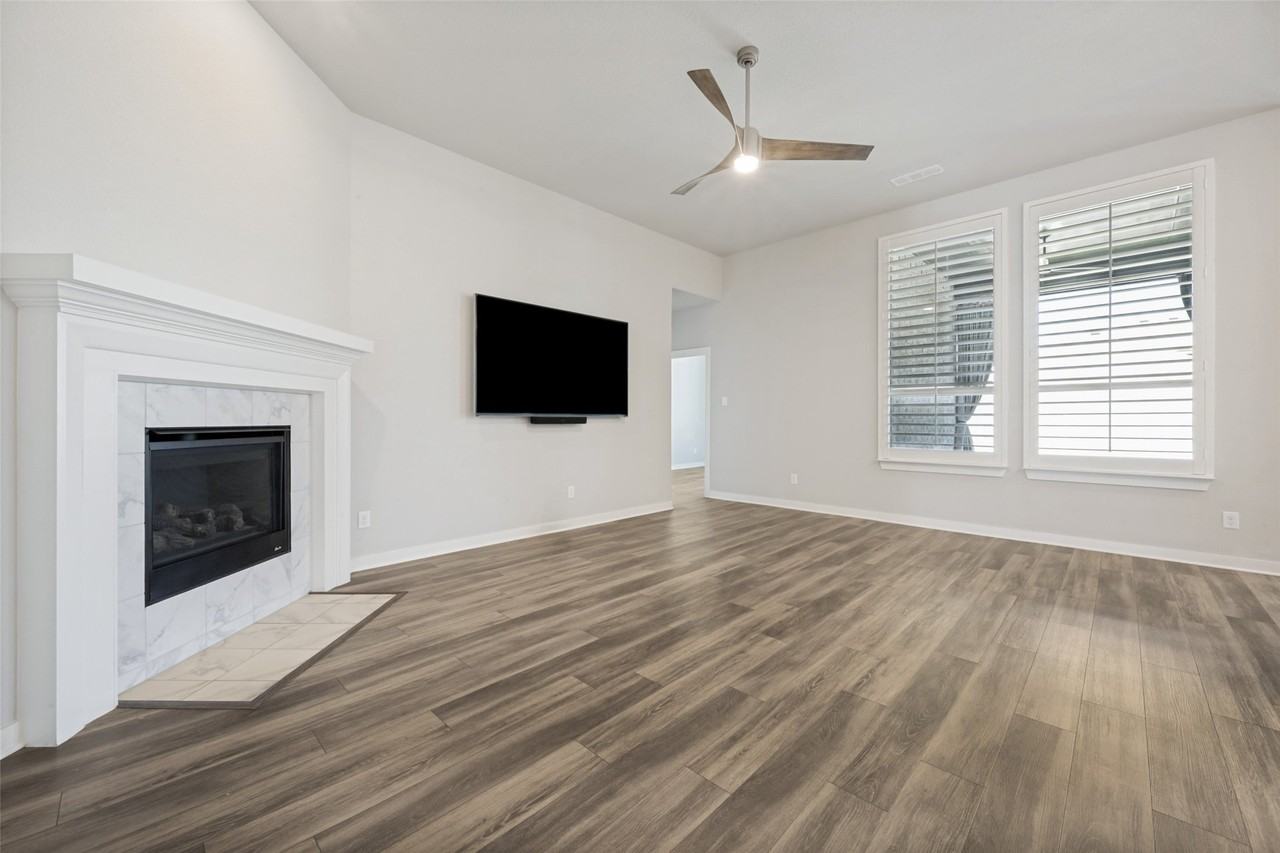 817 Nuthatch Ct - Photo 6 of 29