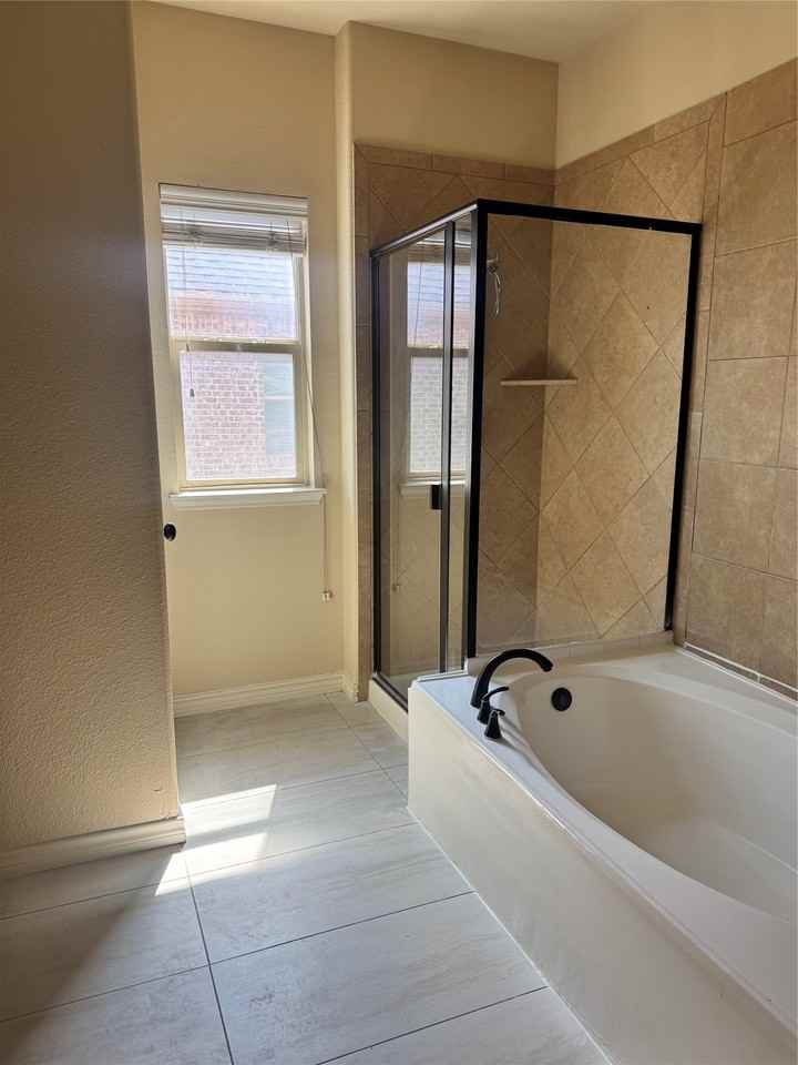 4249 Indian Run Dr - Photo 5 of 10