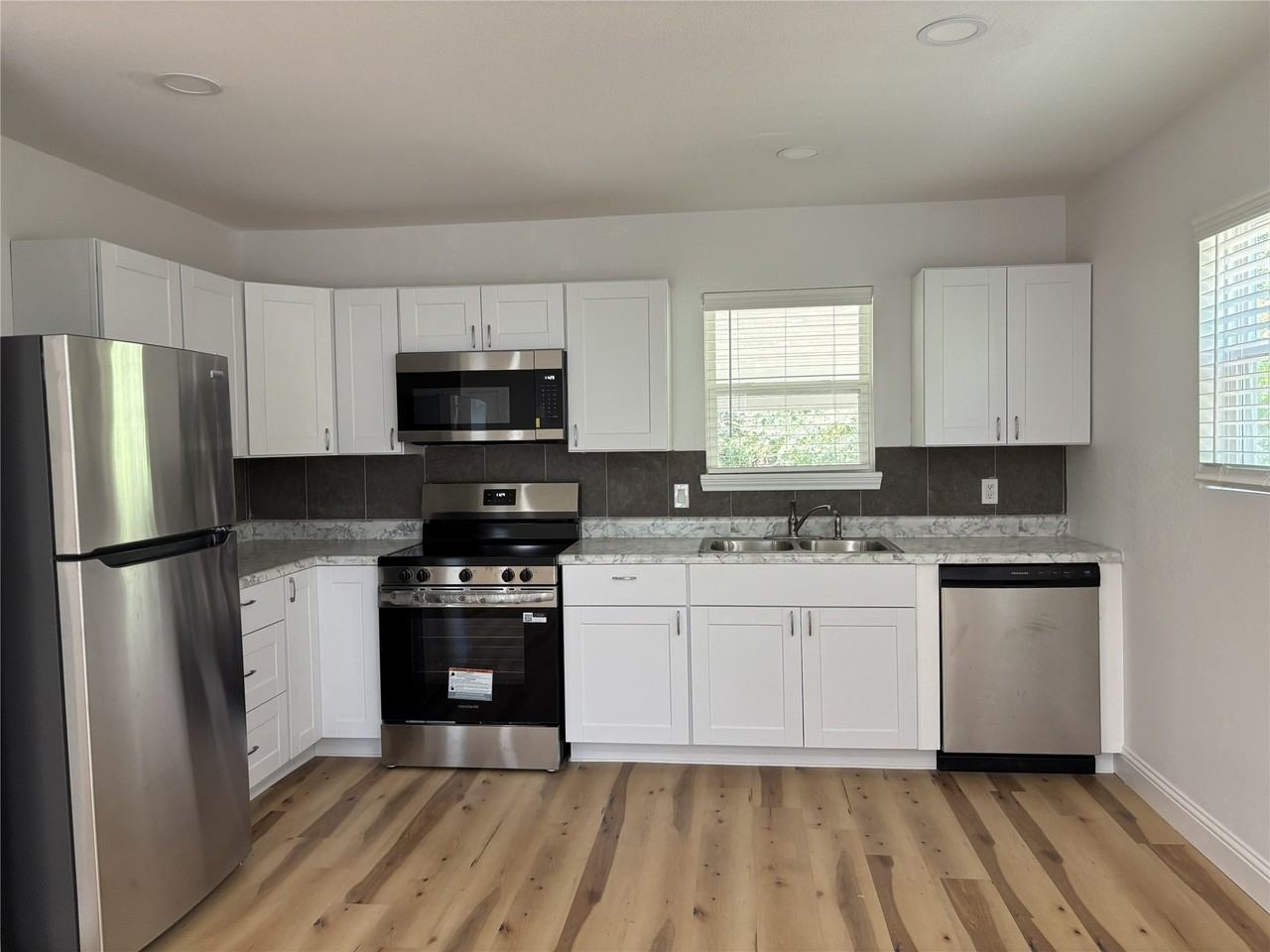 205 N Main St - Photo 2 of 9