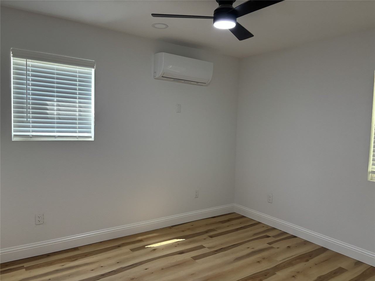 205 N Main St - Photo 6 of 9