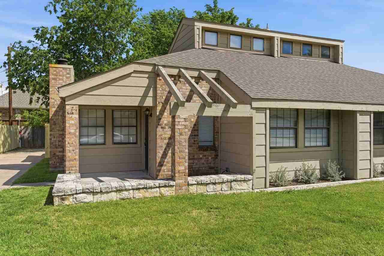 801 Windcrest Dr - Photo 2 of 27