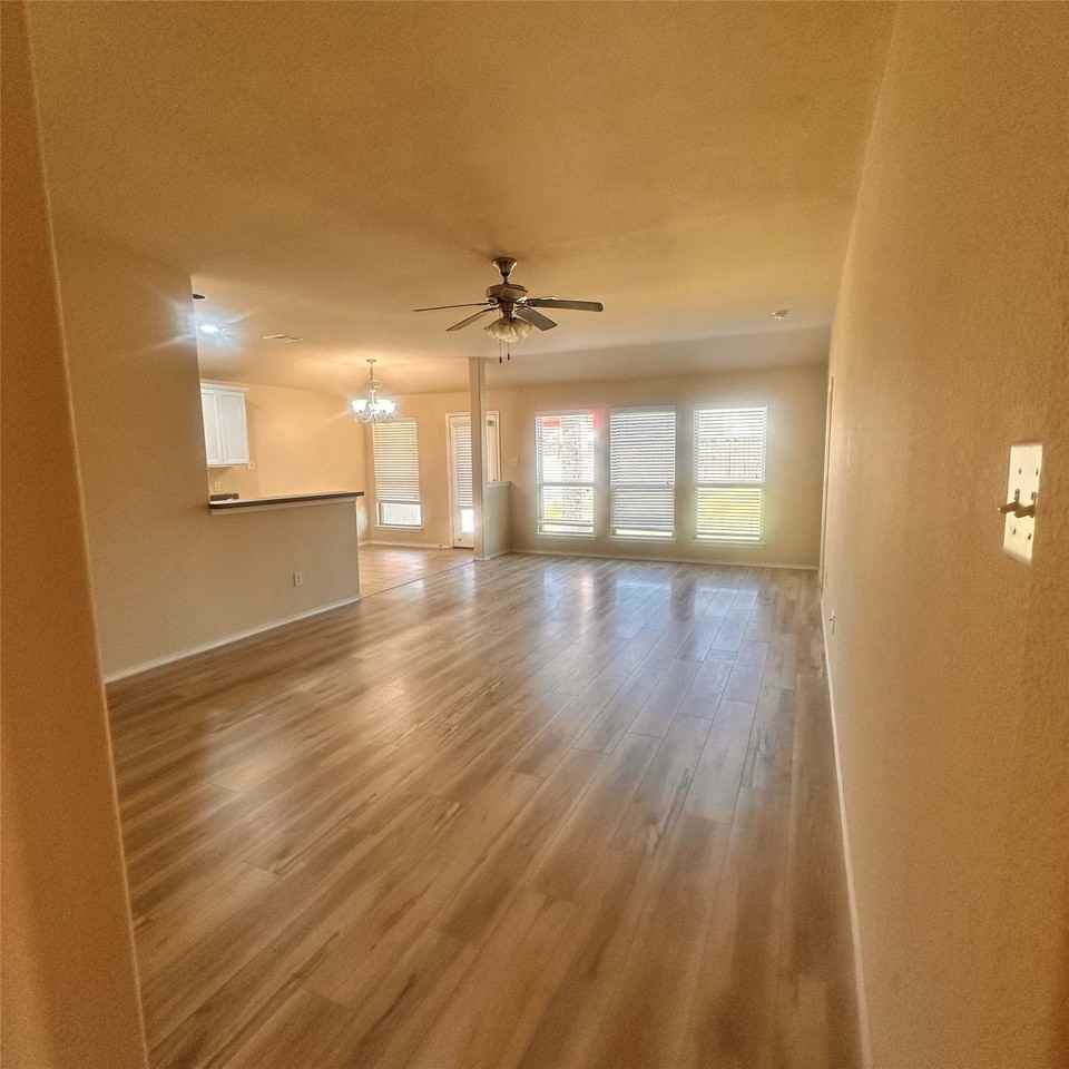 708 Westgate Ct - Photo 4 of 7