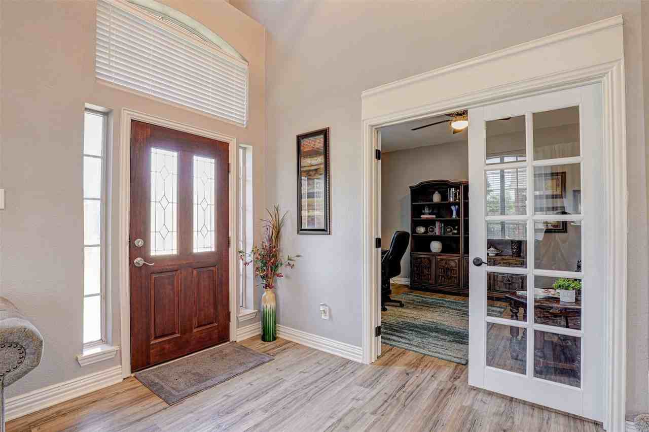 5704 Kelly Ct - Photo 2 of 35