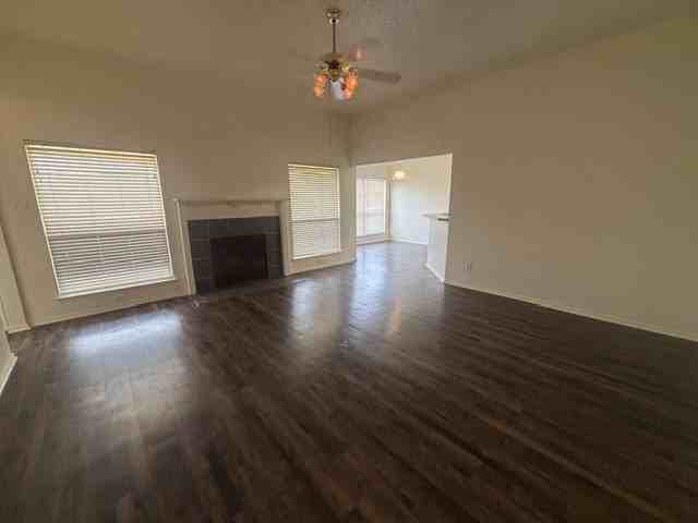 1024 Carlin Ln - Photo 7 of 32