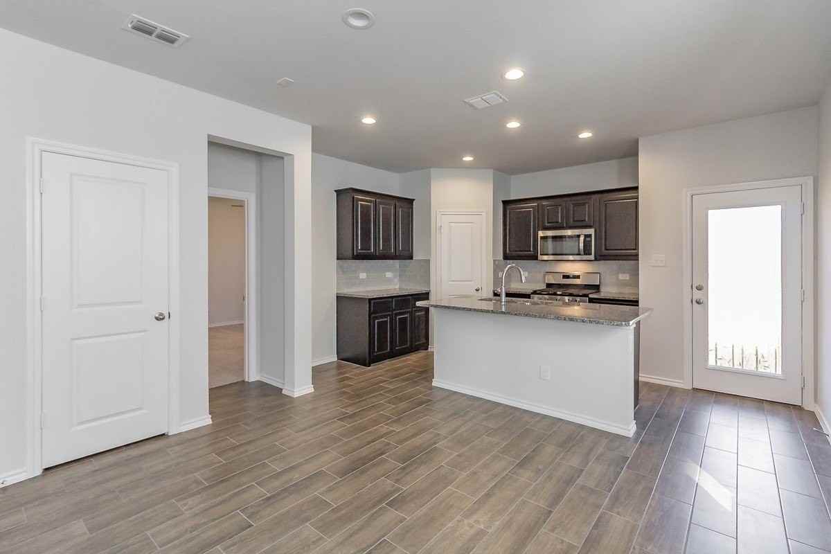 2112 River Pine Rd - Photo 7 of 32