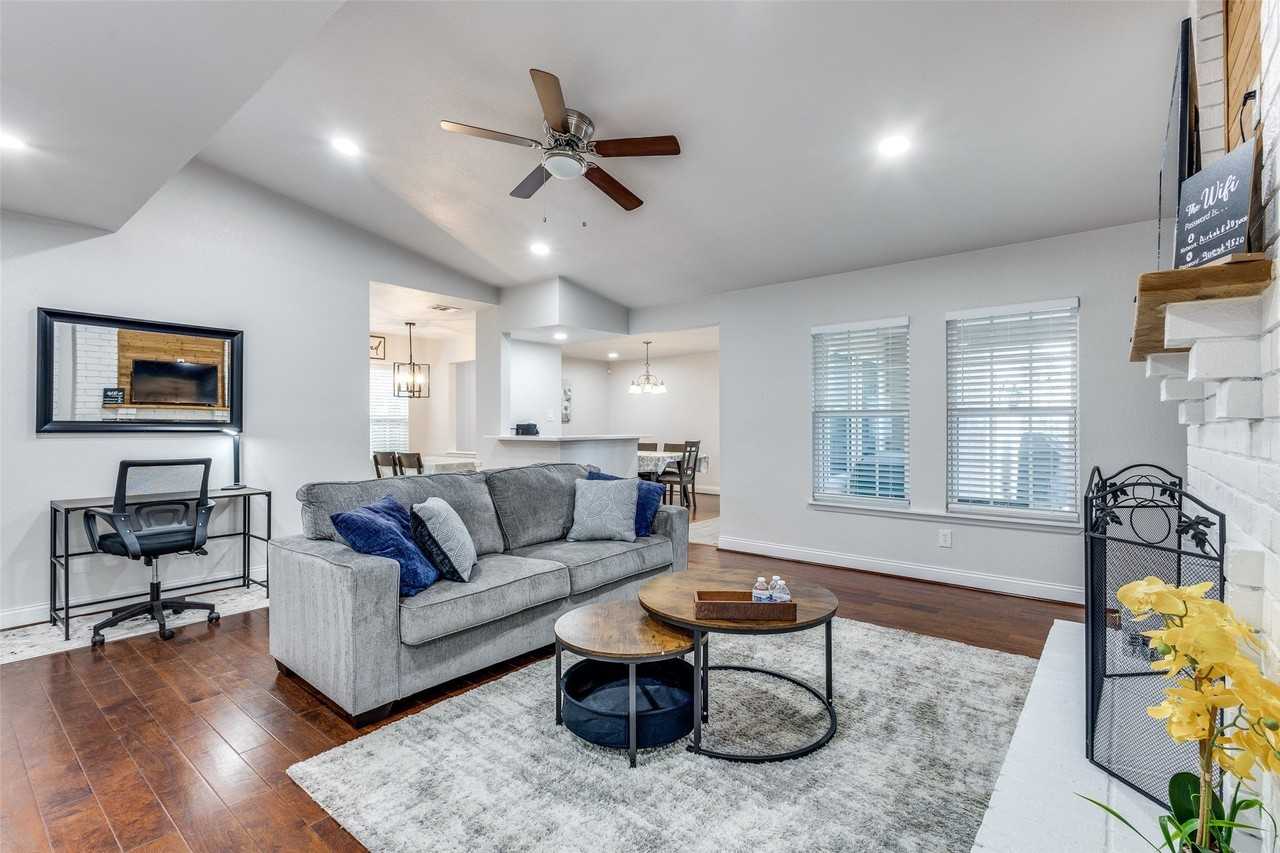 4520 Inman Dr - Photo 4 of 25