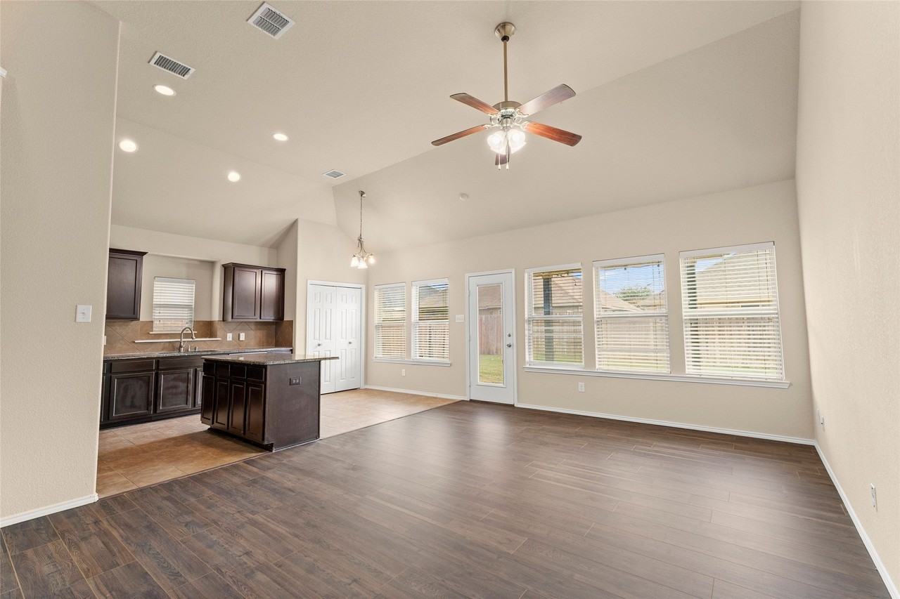 2329 Scott Creek Dr - Photo 5 of 20