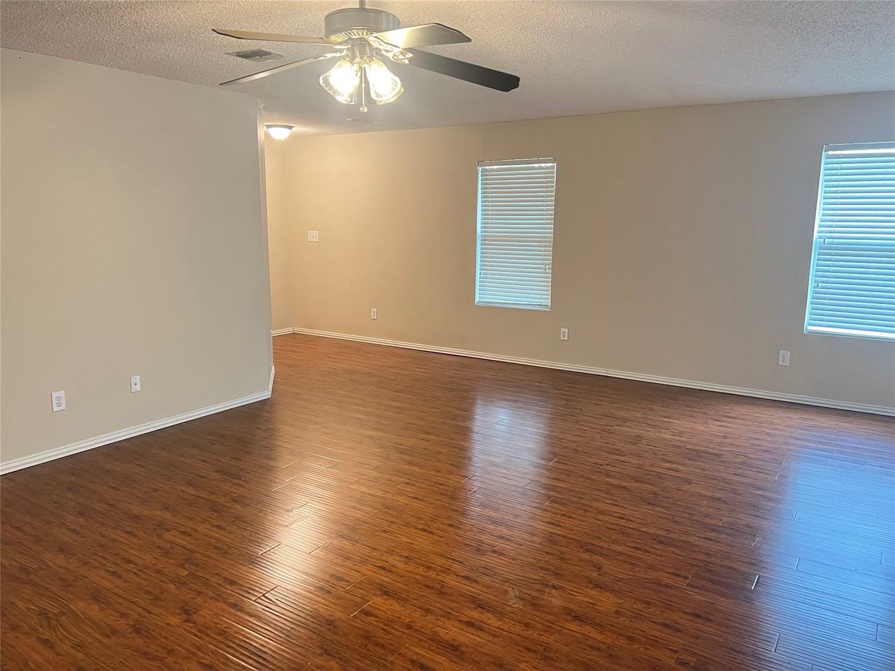 4502 Cedar Crest Dr - Photo 4 of 19