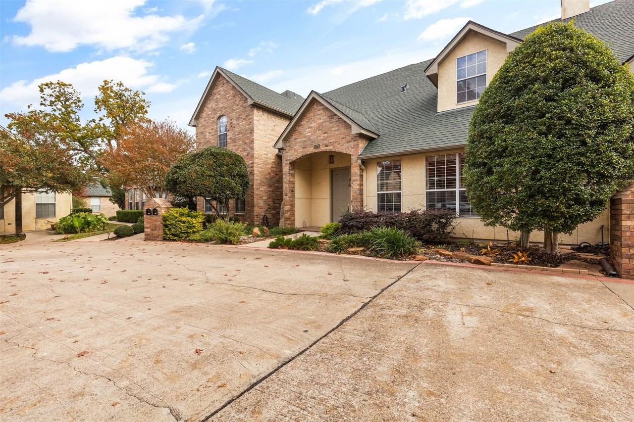 5875 Pecan Chase - Photo 2 of 16