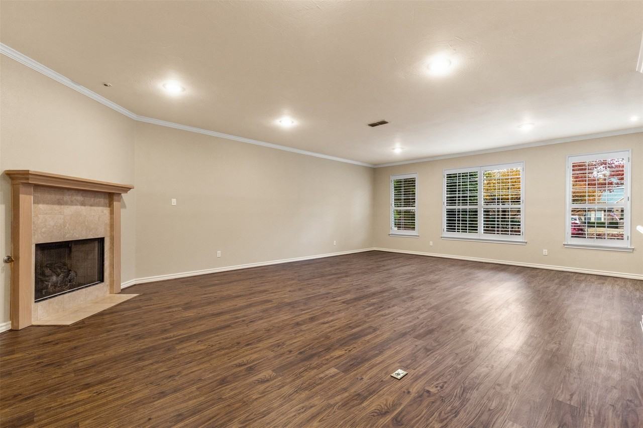 5875 Pecan Chase - Photo 4 of 16