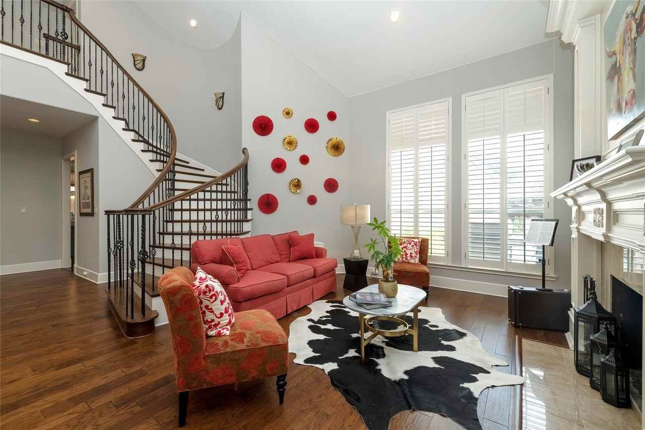5701 Templin Way - Photo 4 of 35