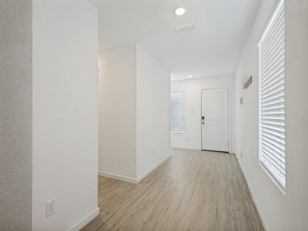 6736 Bramblewood Dr - Photo 3 of 24