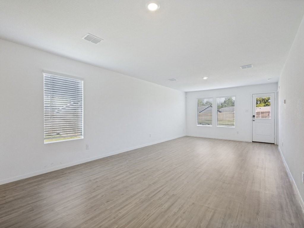 6736 Bramblewood Dr - Photo 5 of 24