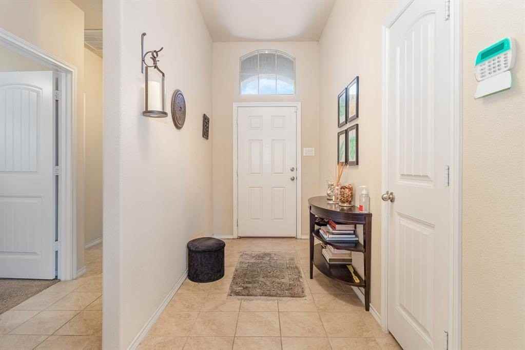1629 Milledge Rd - Photo 4 of 27